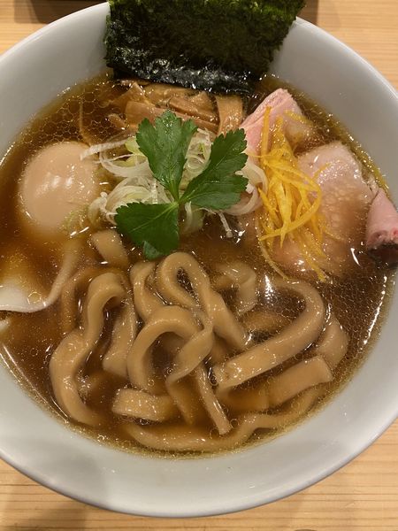 「限定麺 特製中華そば 餅麺変更」@自家製麺 ロビンソンの写真