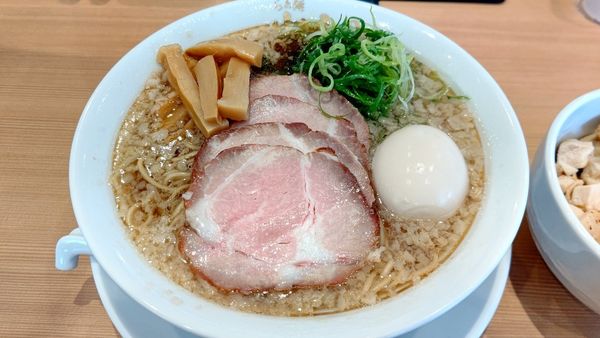 「特製背脂醤油らぁ麺」@らぁ麺はやし田 武蔵村山店の写真