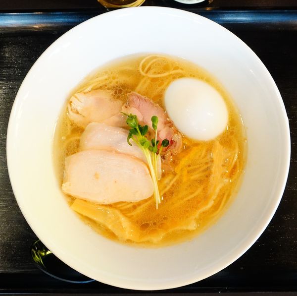 「淡麗 鶏そば（塩）＋味玉＋各種ビンビール」@鶏ポタラーメン 鶏鬼の写真