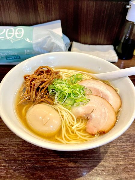 「塩ラーメン【TP】味玉、メンマ」@かしわぎの写真