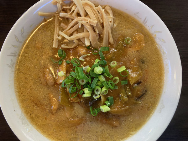 「【限定】辛口ホルモンスタミナらーめん 750円（+メンマ）」@らーめん 竜屋の写真