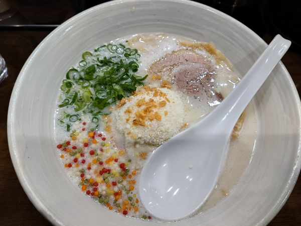 「豚骨チーズJAPAN　950円」@自家製多加水極太麺 ISAMIの写真