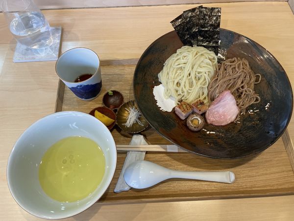 「つけ麺（しお）＋出汁割り（かつお）¥2,200」@飯田商店 湯河原本店の写真