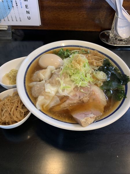 「特製ラーメン＋極細メンマ」@生姜醤油ラーメン 波音食堂の写真