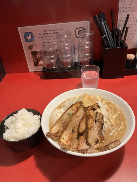 「バカ馬味噌チャーシュー味玉大盛り　ニンニク　ライス」@らー麺 つけ麺 おぐりの写真