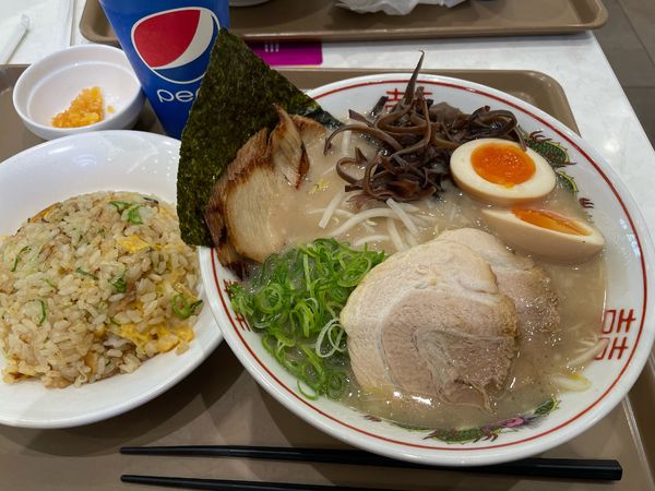 「全部のせラーメン + 半チャーハン + 替玉」@博多だるま JAPAN 越谷レイクタウンカゼ店の写真