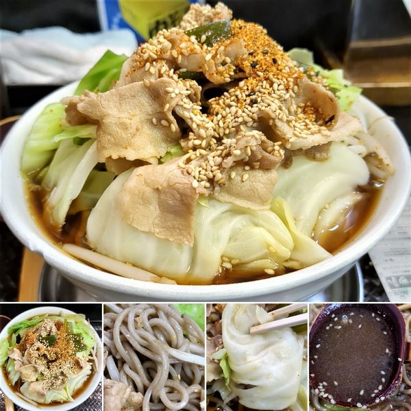 「南蛮そば(冬季限定)　890円」@なぜ蕎麦にラー油を入れるのか。 秋葉原店の写真