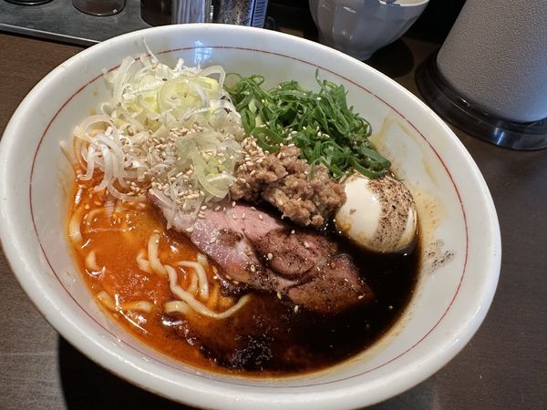 「【限定】辛味噌らぁ麺＋味玉」@麺や 虎徹の写真