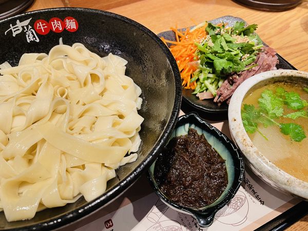 「甘蘭拌麺 特盛 980円」@甘蘭牛肉麺 大阪道頓堀店の写真