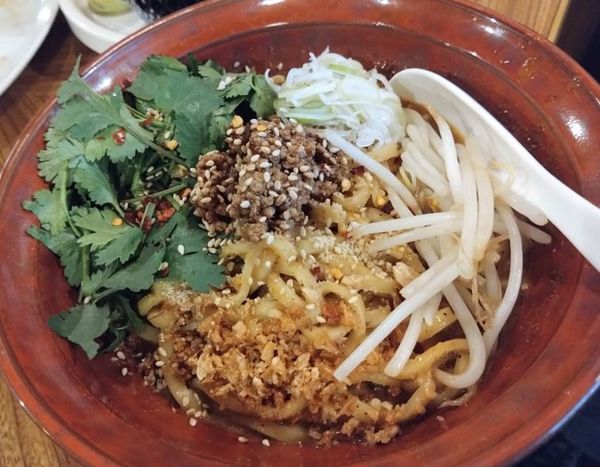 「担々まぜそば（熱）」@餃子之助の写真