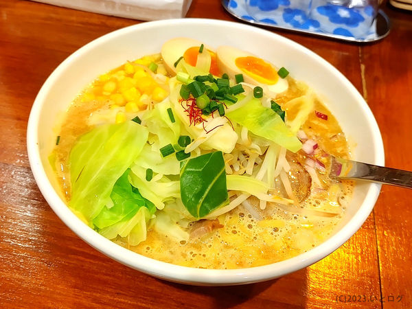 「濃みそラーメン(大盛り+味玉+コーン)」@麺や コリキの写真