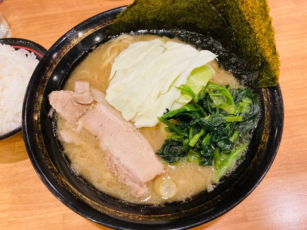 「ビック 並(濃いめ)＋ライス」@らーめん ビッグ 五橋店の写真