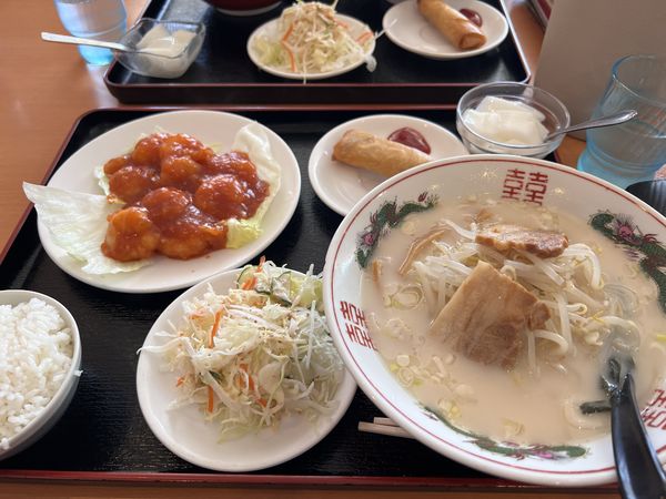 「豚骨ラーメンセット」@台湾料理 龍華 土肥店の写真