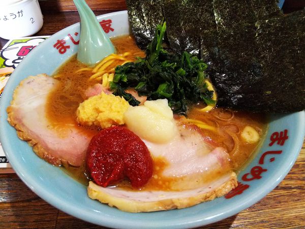 「ラーメン　※かため＆濃い　＋しょうが＆ニンニク＆豆板醤：無料」@豚骨醤油ラーメン まじめ家の写真