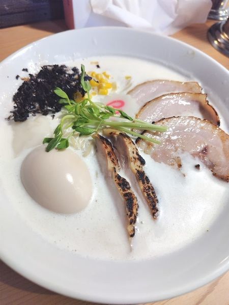 「貝だし鶏白湯らーめん＋特製」@クラム&チキンヌードル クラチキの写真