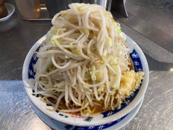 「らーめん(野菜マシ・ニンニク) 780円」@ラーメン大 下高井戸店の写真