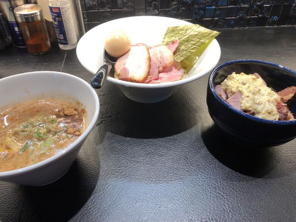 「特製濃厚豚骨魚介つけ麺」@百合の咲く場所の写真