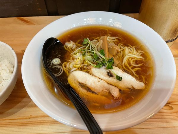 「醤油ラーメン」@らーめん道場 二代目 英㐂家の写真