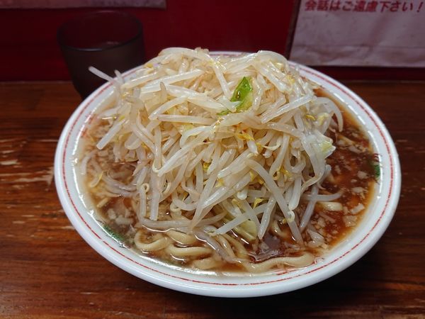 「ラーメン 小 ヤサイ ブタ たまご」@ザ・ラーメンスモールアックスの写真