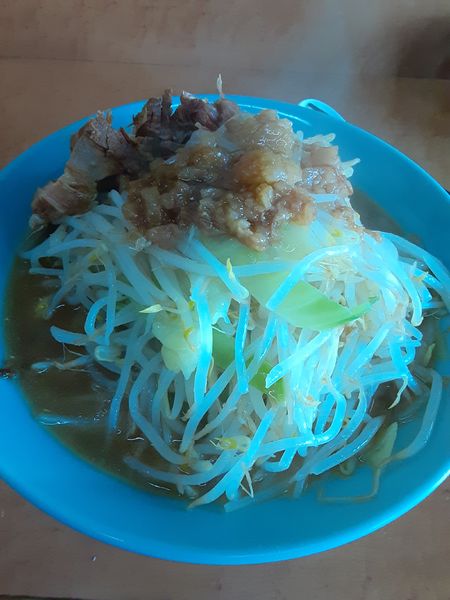 「中ラーメン千円、野菜アブラ」@立川マシマシ ロイヤルスープの写真