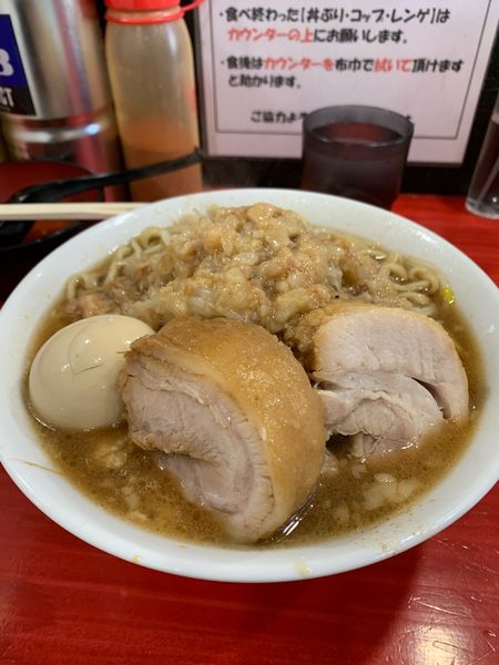 「小ラーメン　豚玉　生卵」@ラーメン鷹の目 明大前店の写真