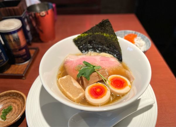 「【限定】色々魚介出汁の中華蕎麦〜味玉、青唐添え〜¥900」@酒肴場 屯の写真