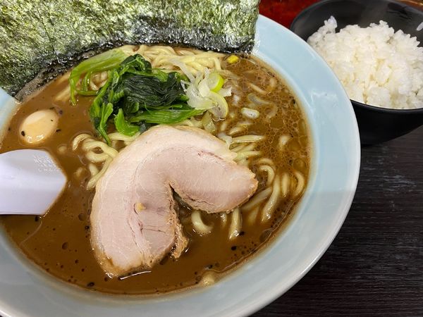 「黒胡椒味噌らーめん　大盛」@壱七家 本厚木店の写真