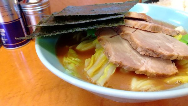 「#煮豚増中華 並 #850円 #キャベツ #100円 #ライス」@家系中華蕎麦 家道の写真