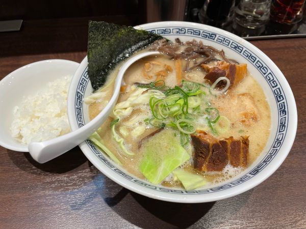 「角煮ラーメン + 半ライス(サービス)」@熊本ラーメン ひごもんず neo 三鷹の写真