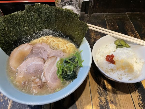 「チャーシュー麺、ライス、海苔、ビール」@らーめんありがた家の写真