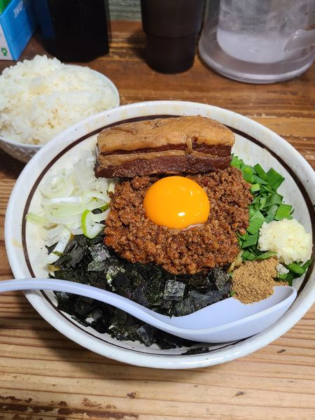 「トロ豚ませソバ+ご飯」@麺 酒 やまのの写真