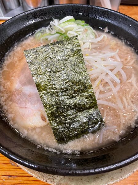 「らぁめん 醤油 細麺」@らあ麺 やったるの写真