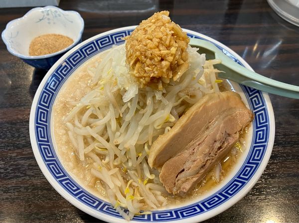 「角ふじ麺(醤油)中盛＋魚粉」@山勝 角ふじ 金沢店の写真