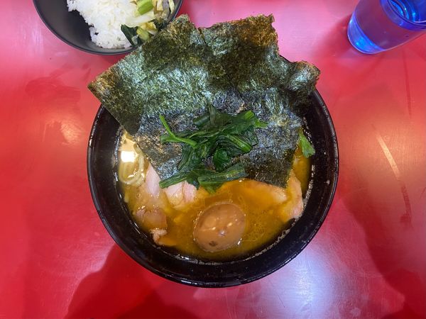 「チャーシューメン味玉トッピング」@家系総本山 ラーメン吉村家の写真