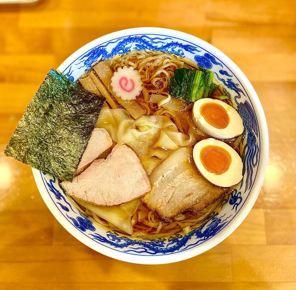 「ワンタン麺 + 味玉」@白河手打中華そば 法隆の写真