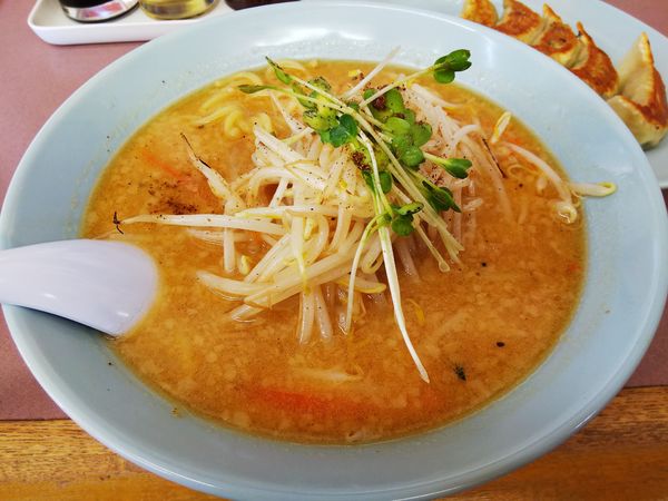 「みそラーメン　＋餃子：１０円サービス券」@くるまやラーメン 下諏訪店の写真