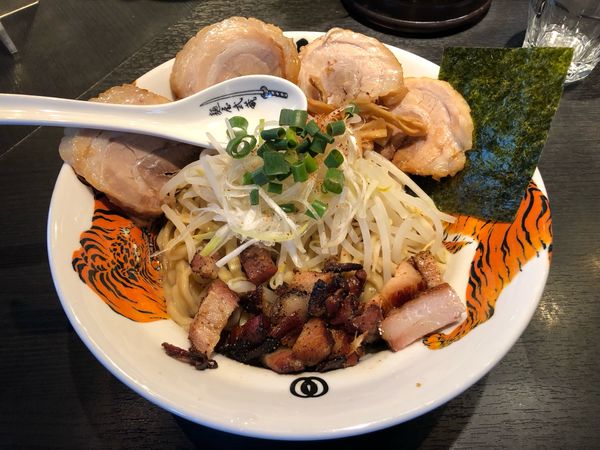 「チャーシューまぜ麺」@麺屋武蔵 巌虎の写真