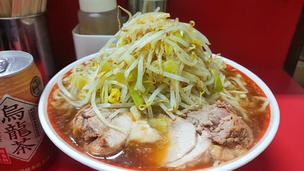 「麺増し大・カタカタ・烏龍茶(ヤサイカラメ)￥950」@ラーメン二郎 上野毛店の写真