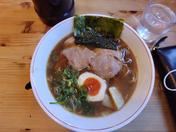 「豚骨醤油ラーメン」@麺dining 月乃家 有田川店の写真