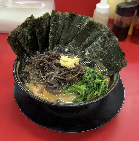 「チャーシューメン キクラゲ 海苔」@家系ラーメン 王道 いしいの写真