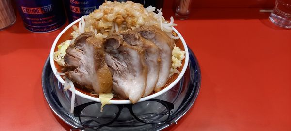 「小ラーメン豚入り(ヤサイマシ・アブラマシマシ・ニンニク少し)」@ラーメンタロー 蒲田の陣の写真