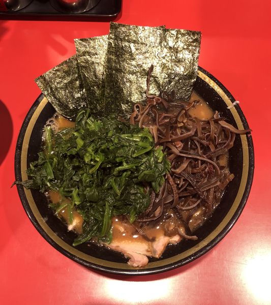 「ラーメン　＋きくらげ、国産ほうれん草」@環2家 蒲田店の写真