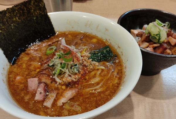 「味噌󠄀らーめん＋肉めし」@麺処 秋もとの写真