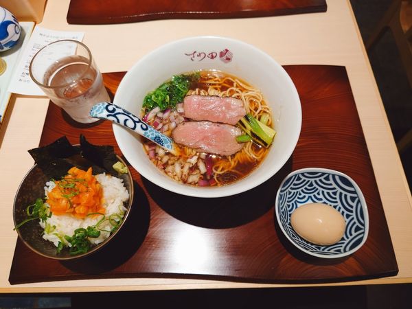 「炭火焼鴨ロース麺 2枚」@鴨そば さわ田 ヨドバシ横浜店の写真