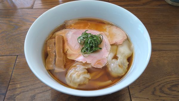 「地鶏と豚の醤油¥900+黒豚わんたん(2こ)¥250-」@青森中華そば オールウェイズの写真