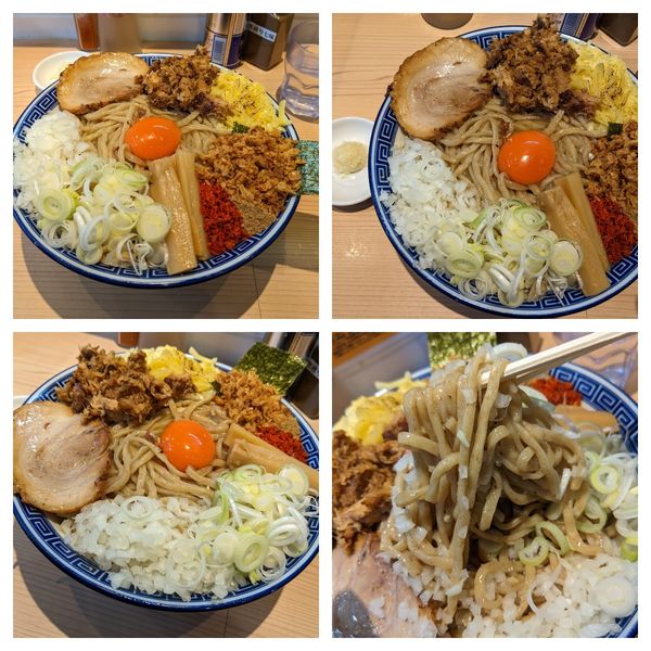 「まぜそば特盛＋チーズ＋ニンニク」@狼煙 浦和店の写真