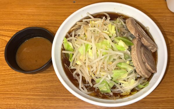 「ラーメン(中)300g野菜普通、アブラなし＋味噌」@東京味噌とんかつ 麺処 幸の写真