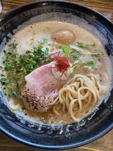 「味玉豊潤はやぶさ 1090」@麺屋はやぶさの写真