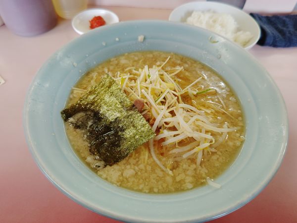 「ネギラーメン８００円＆半ライス１５０円＋生唐辛子１００円」@ラーメンショップ 緑ヶ丘店の写真