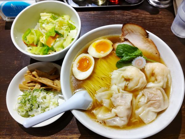 「ニコニコそば(大盛)·半熟玉子·ゆで野菜」@あんくるていの写真